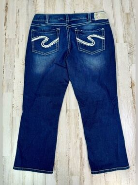 Silver Jeans Co Suki Mid Rise Capri Jeans Medium Wash 34x24